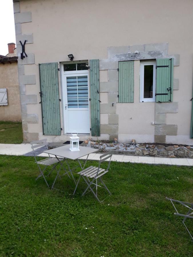 Hotes De L'Isle Saint-Medard-de-Mussidan Eksteriør bilde