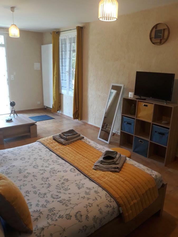 Hotes De L'Isle Saint-Medard-de-Mussidan Eksteriør bilde